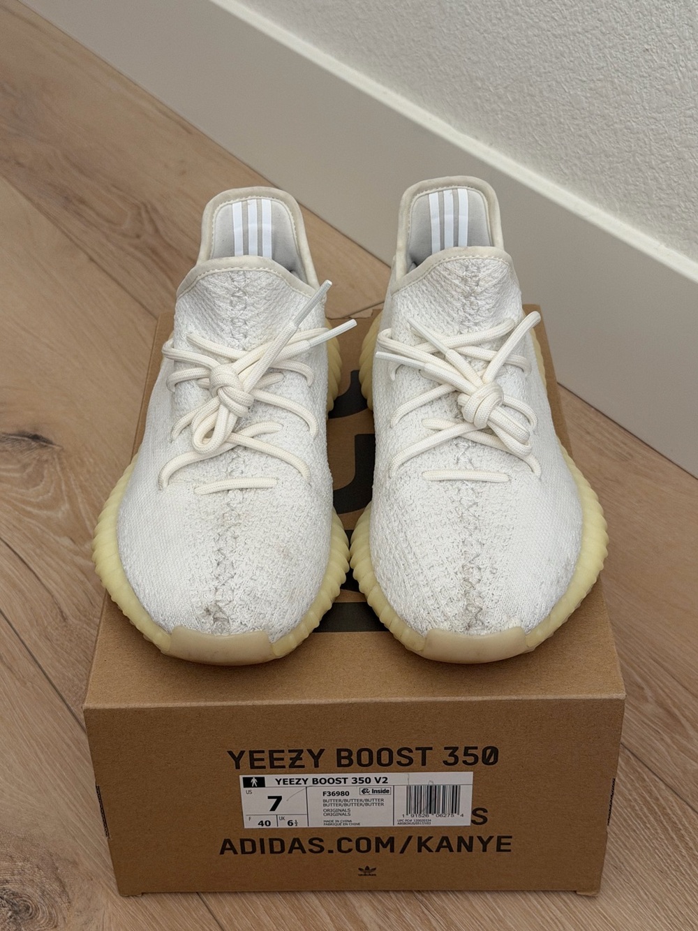 Men’s size 7 Yeezy boost 350 v2